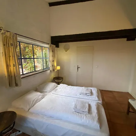 Hébergement de vacances Cosy Former Bakery House With Communal Swimming Pool